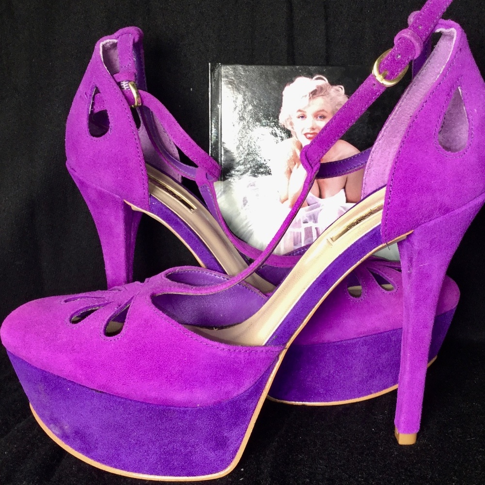 Guess purple suede size 6 stilletos
